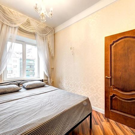 Apartments With 3 Rooms Near Palace Ukraine Kijów Zewnętrze zdjęcie