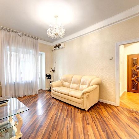Apartments With 3 Rooms Near Palace Ukraine Kijów Zewnętrze zdjęcie