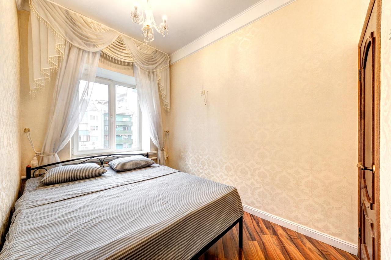 Apartments With 3 Rooms Near Palace Ukraine Kijów Zewnętrze zdjęcie