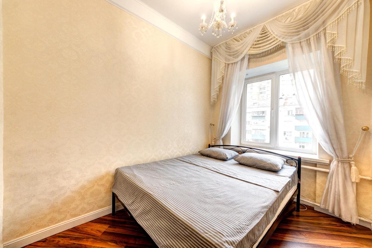 Apartments With 3 Rooms Near Palace Ukraine Kijów Zewnętrze zdjęcie