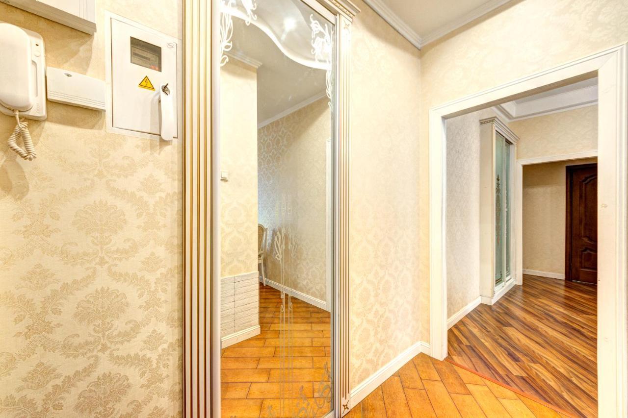 Apartments With 3 Rooms Near Palace Ukraine Kijów Zewnętrze zdjęcie