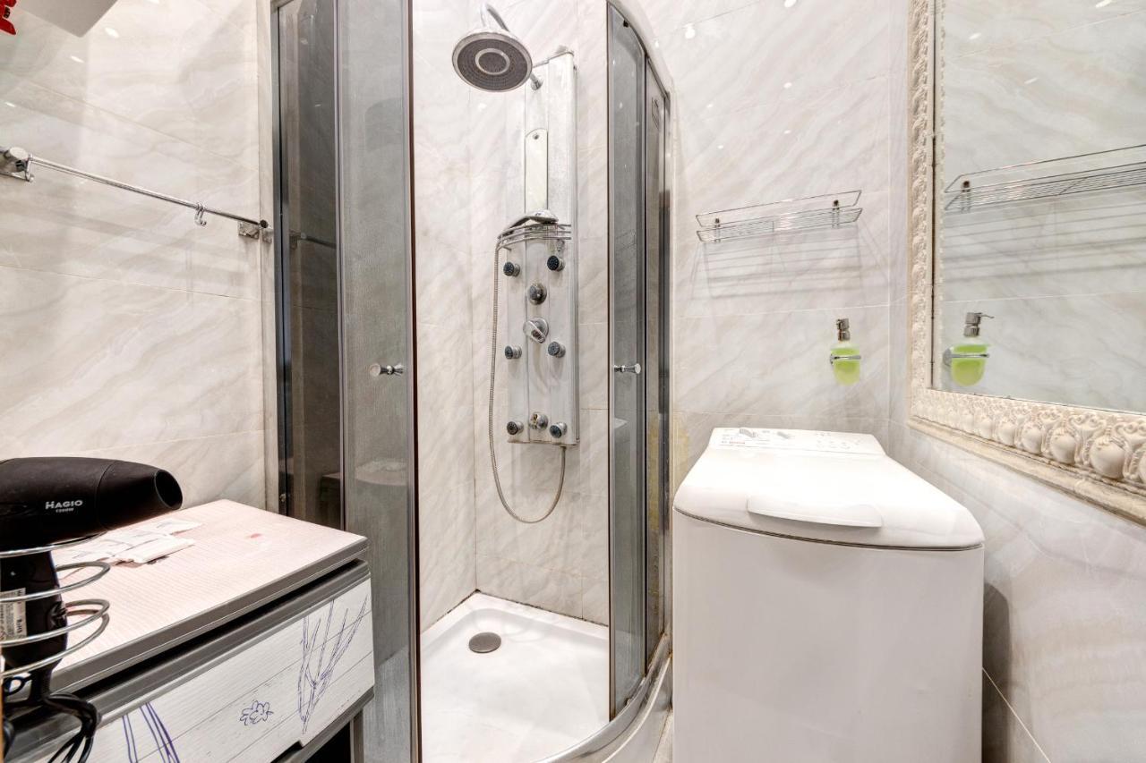 Apartments With 3 Rooms Near Palace Ukraine Kijów Zewnętrze zdjęcie