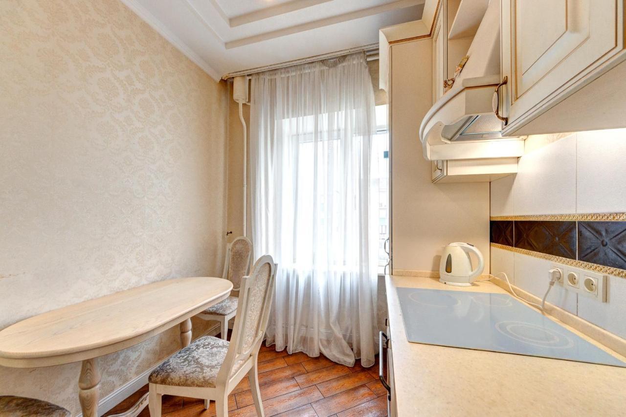 Apartments With 3 Rooms Near Palace Ukraine Kijów Zewnętrze zdjęcie