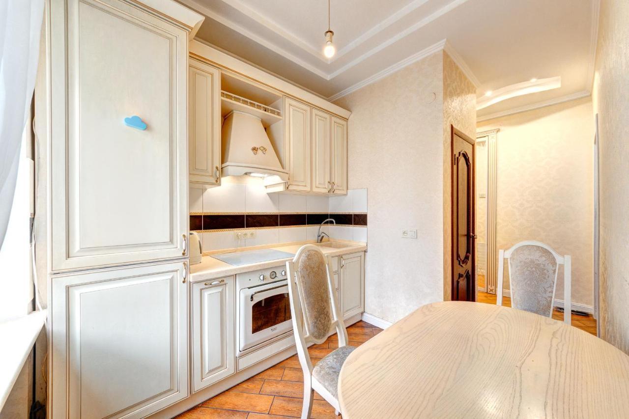 Apartments With 3 Rooms Near Palace Ukraine Kijów Zewnętrze zdjęcie