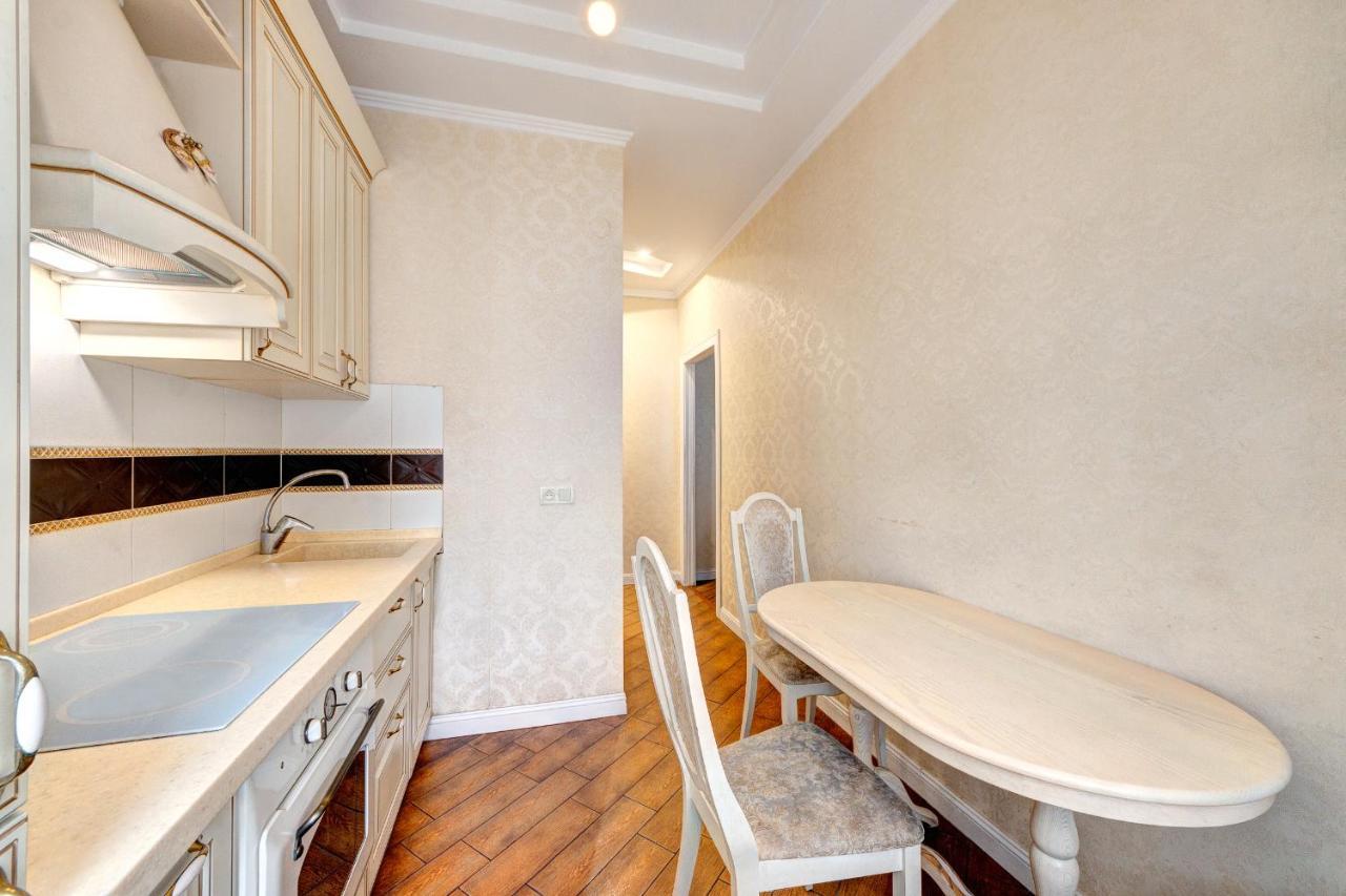 Apartments With 3 Rooms Near Palace Ukraine Kijów Zewnętrze zdjęcie